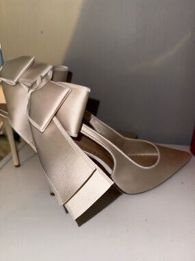 Steve Madden Teacup Ivory Satin Heel